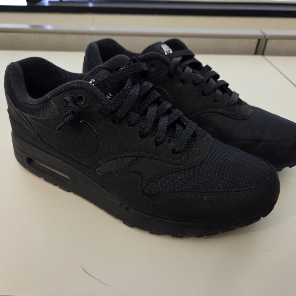 Nike Air Max 1 Triple Black 9.5 Men